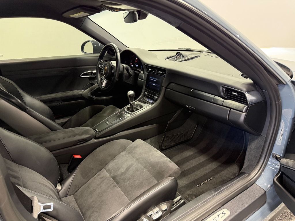 2017 Porsche 911 Carrera GTS Coupe - 23078282 - 50