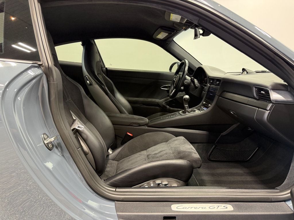 2017 Porsche 911 Carrera GTS Coupe - 23078282 - 51