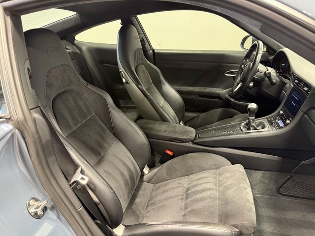 2017 Porsche 911 Carrera GTS Coupe - 23078282 - 55