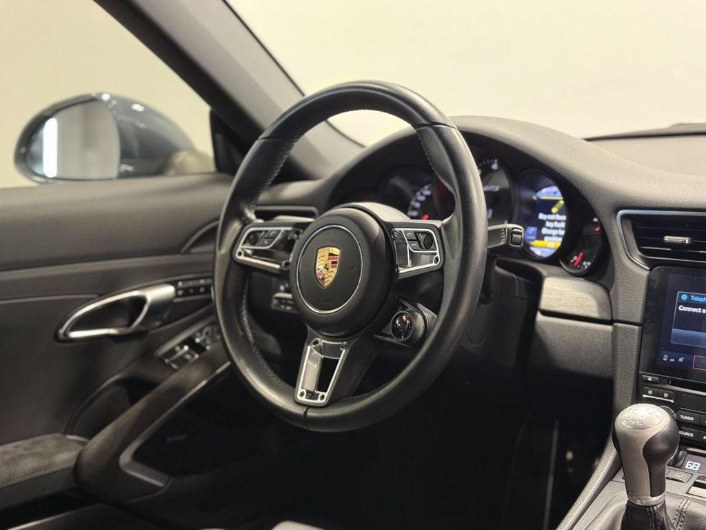 2017 Porsche 911 Carrera GTS Coupe - 23078282 - 70
