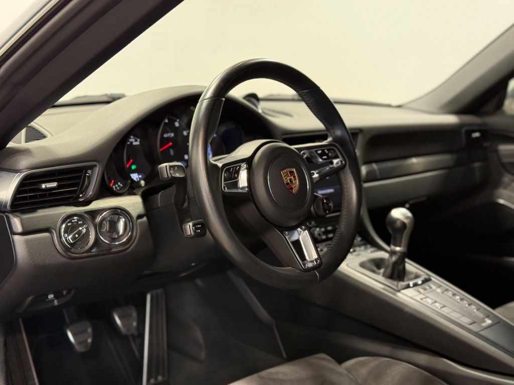 2017 Porsche 911 Carrera GTS Coupe - 23078282 - 72