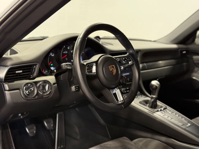 2017 Porsche 911 Carrera GTS Coupe - 23078282 - 72