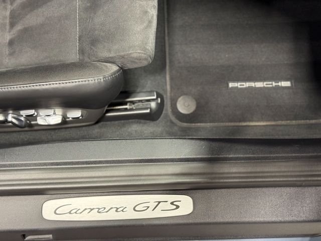 2017 Porsche 911 Carrera GTS Coupe - 23078282 - 89