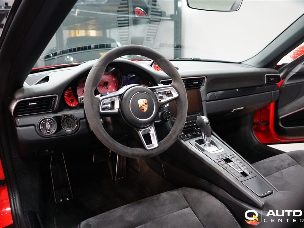 2017 Porsche 911 Targa 4 GTS - 22699130 - 22