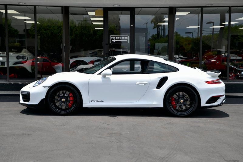 2017 Porsche 911 Turbo Coupe - 22444860 - 16