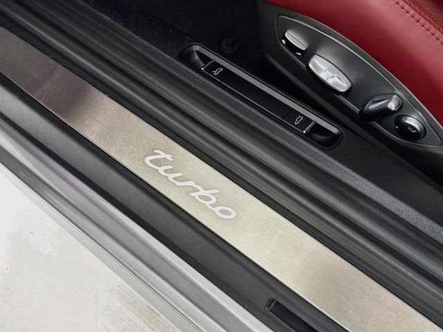 2017 Porsche 911 Turbo Coupe - 23094199 - 15