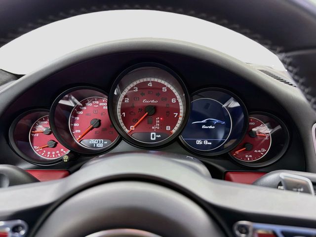 2017 Porsche 911 Turbo Coupe - 23094199 - 18