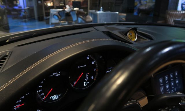 2017 Porsche 911 Turbo S Cabriolet - 22739751 - 25