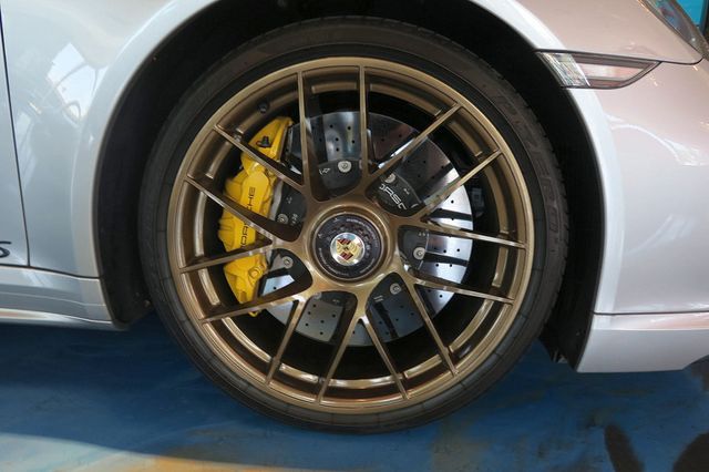 2017 Porsche 911 Turbo S Cabriolet - 22739751 - 32