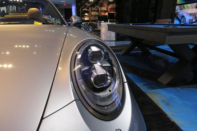 2017 Porsche 911 Turbo S Cabriolet - 22739751 - 35