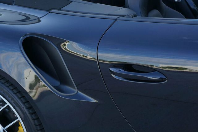 2017 Porsche 911 Turbo S Cabriolet - 23061856 - 13