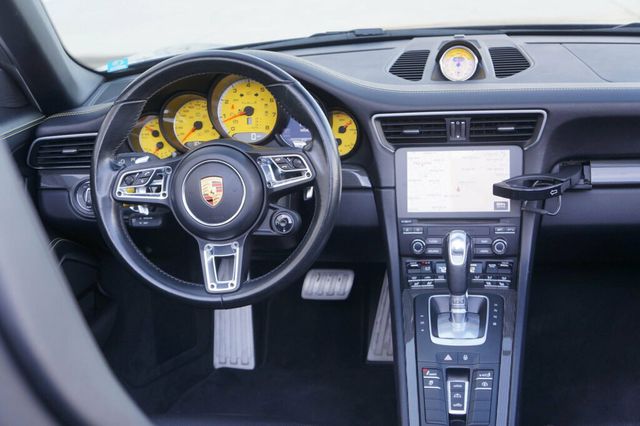 2017 Porsche 911 Turbo S Cabriolet - 23061856 - 27