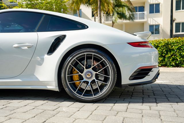 2017 Porsche 911 Turbo S Coupe - 23076160 - 15