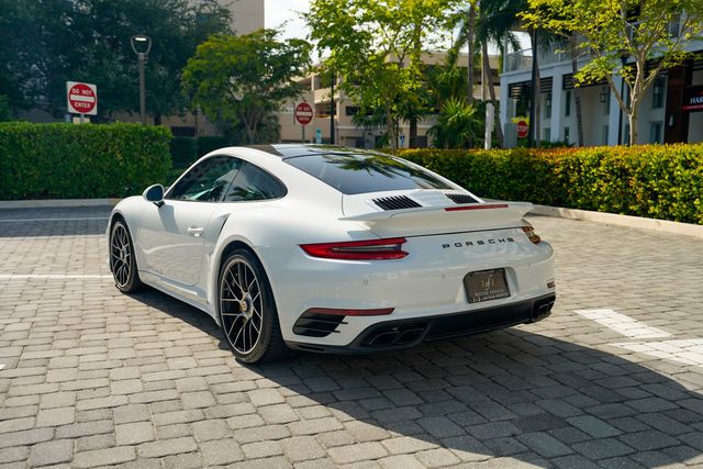 2017 Porsche 911 Turbo S Coupe - 23076160 - 17