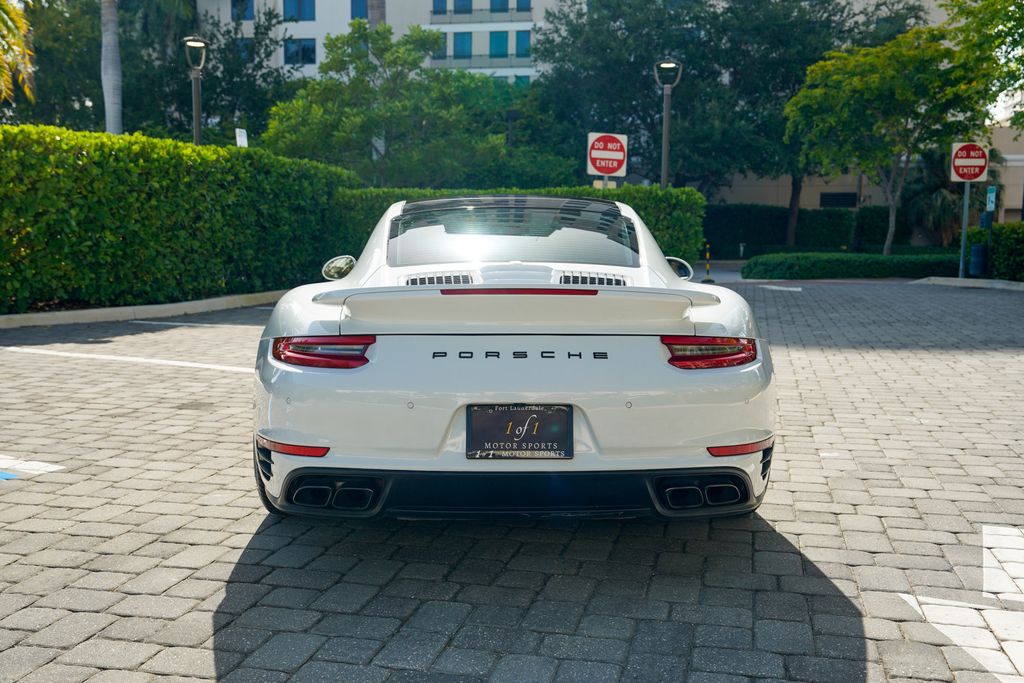 2017 Porsche 911 Turbo S Coupe - 23076160 - 22