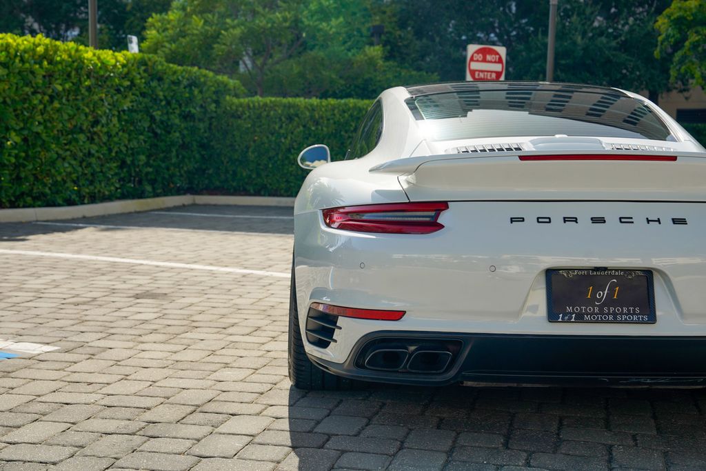 2017 Porsche 911 Turbo S Coupe - 23076160 - 23