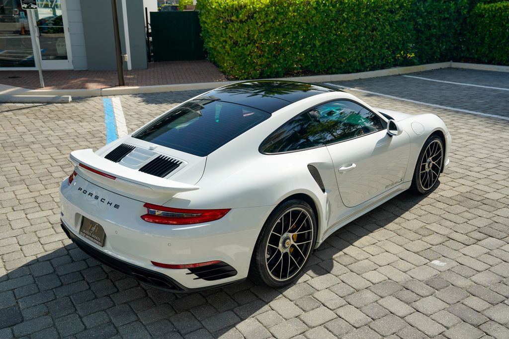 2017 Porsche 911 Turbo S Coupe - 23076160 - 26
