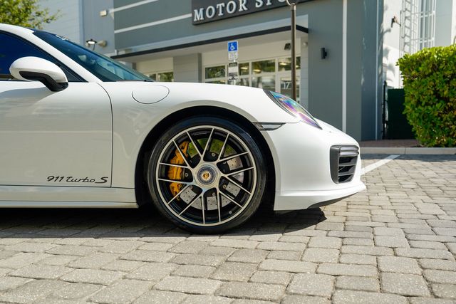 2017 Porsche 911 Turbo S Coupe - 23076160 - 33