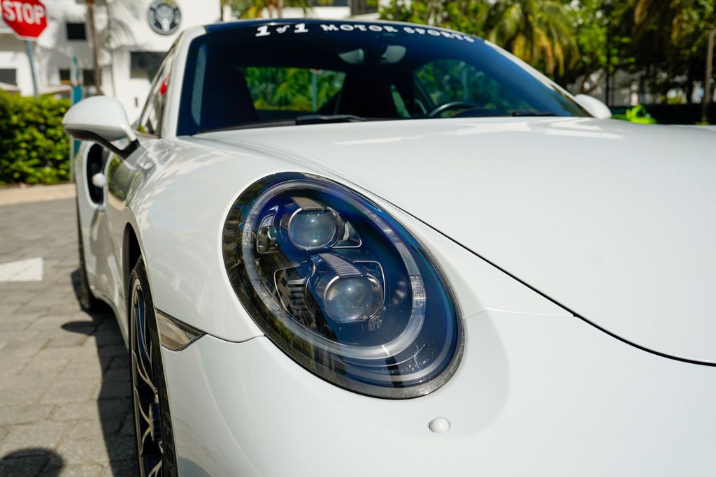 2017 Porsche 911 Turbo S Coupe - 23076160 - 39
