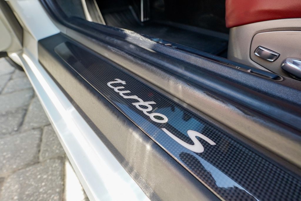 2017 Porsche 911 Turbo S Coupe - 23076160 - 54