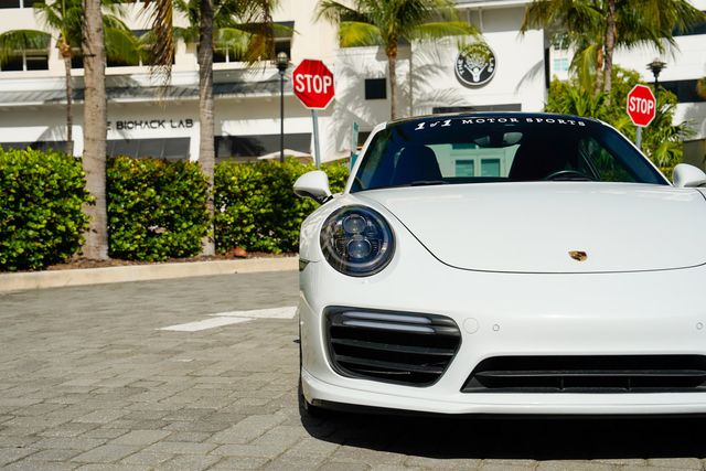 2017 Porsche 911 Turbo S Coupe - 23076160 - 5