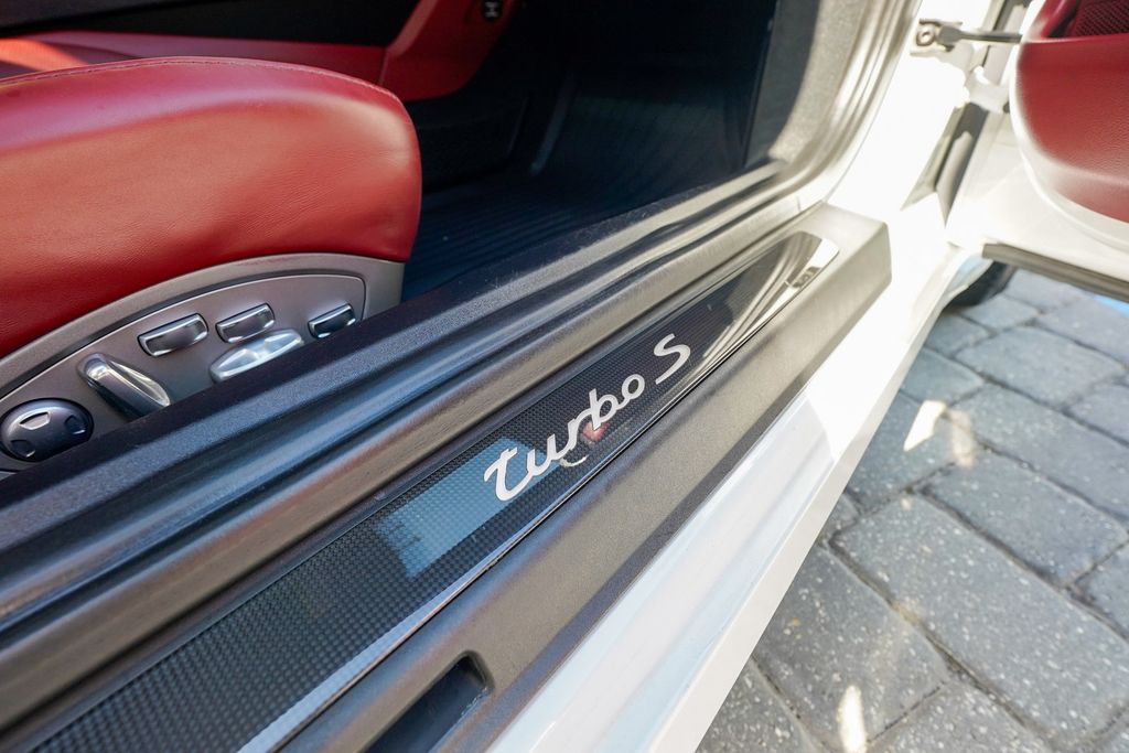 2017 Porsche 911 Turbo S Coupe - 23076160 - 77