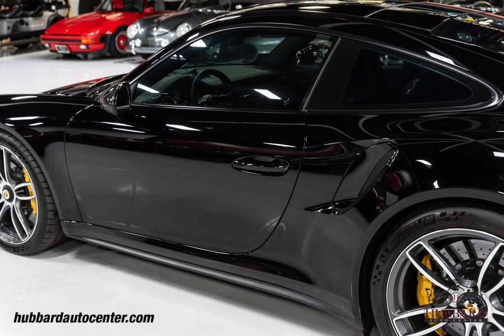 2017 Porsche 911 Turbo S Turbo S Coupe - 22731956 - 40