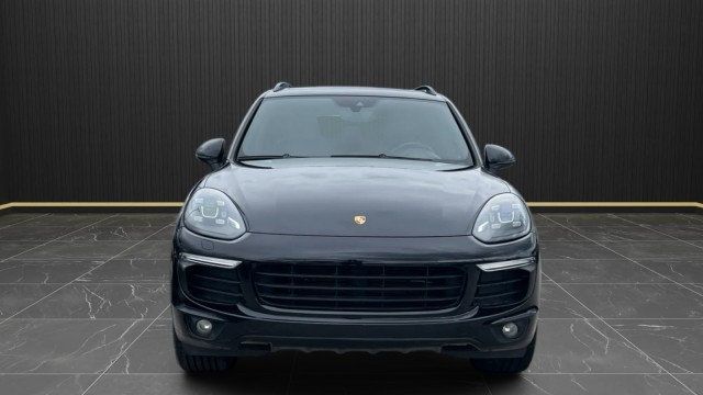 2017 Porsche Cayenne AWD - 23091660 - 1