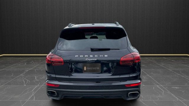 2017 Porsche Cayenne AWD - 23091660 - 6