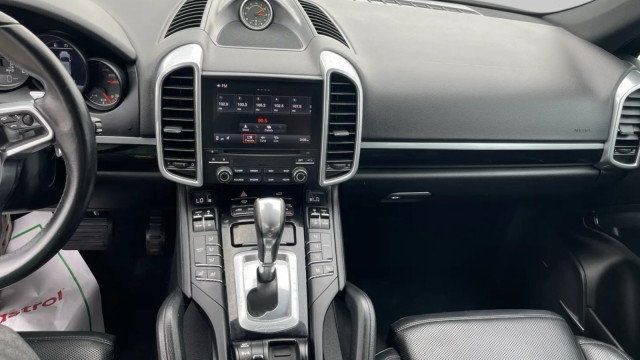2017 Porsche Cayenne AWD - 23091660 - 8