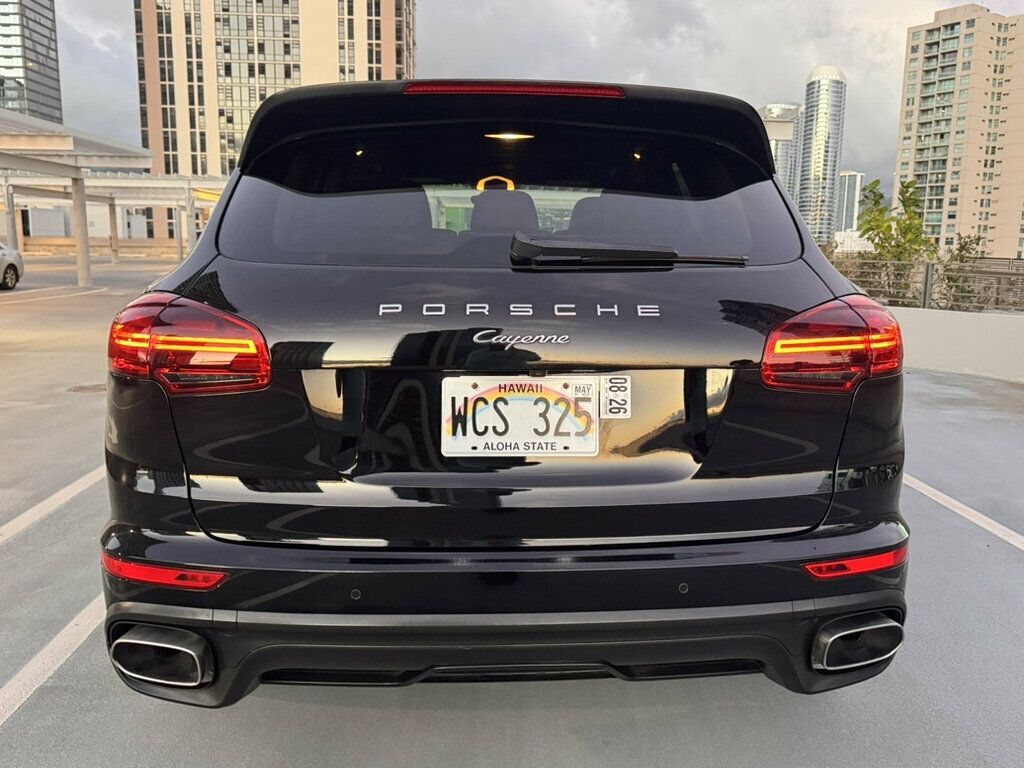 2017 Porsche Cayenne Cayenne Platinum, New tires, Just serviced - 23099390 - 9