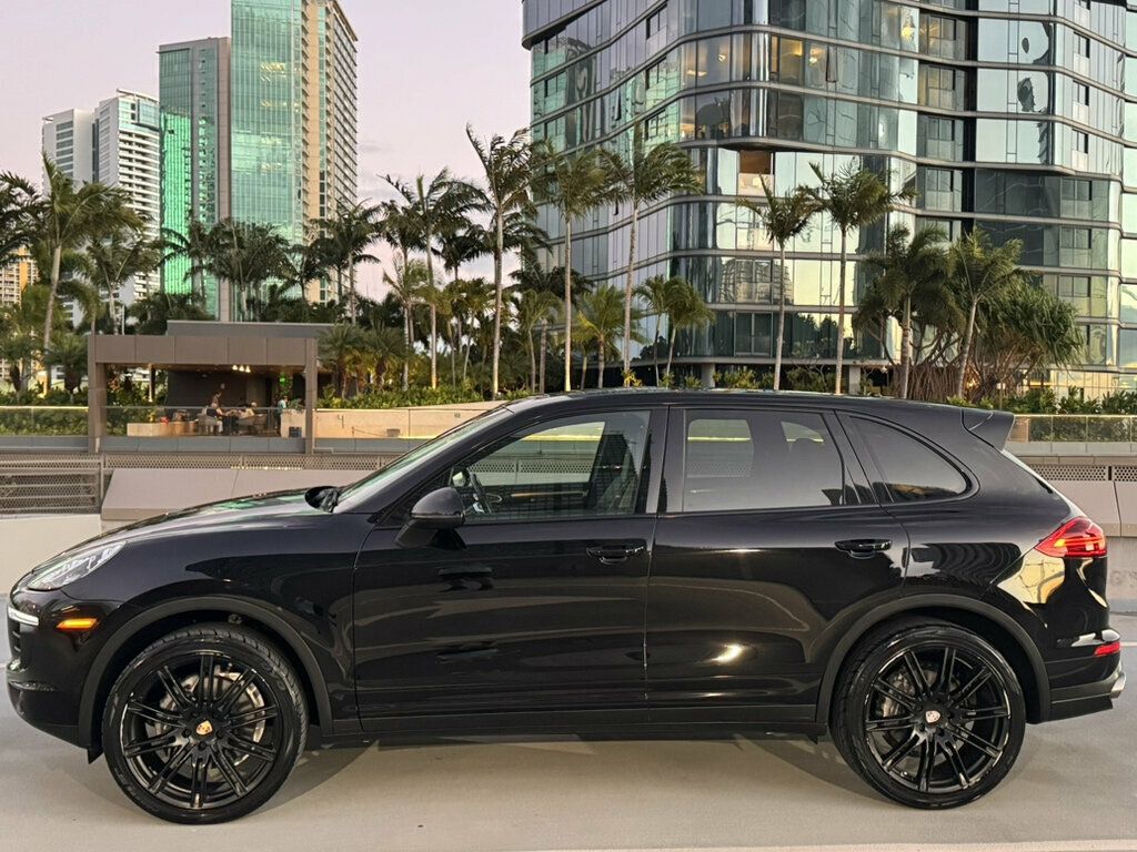 2017 Porsche Cayenne Cayenne Platinum, New tires, Just serviced - 23099390 - 10