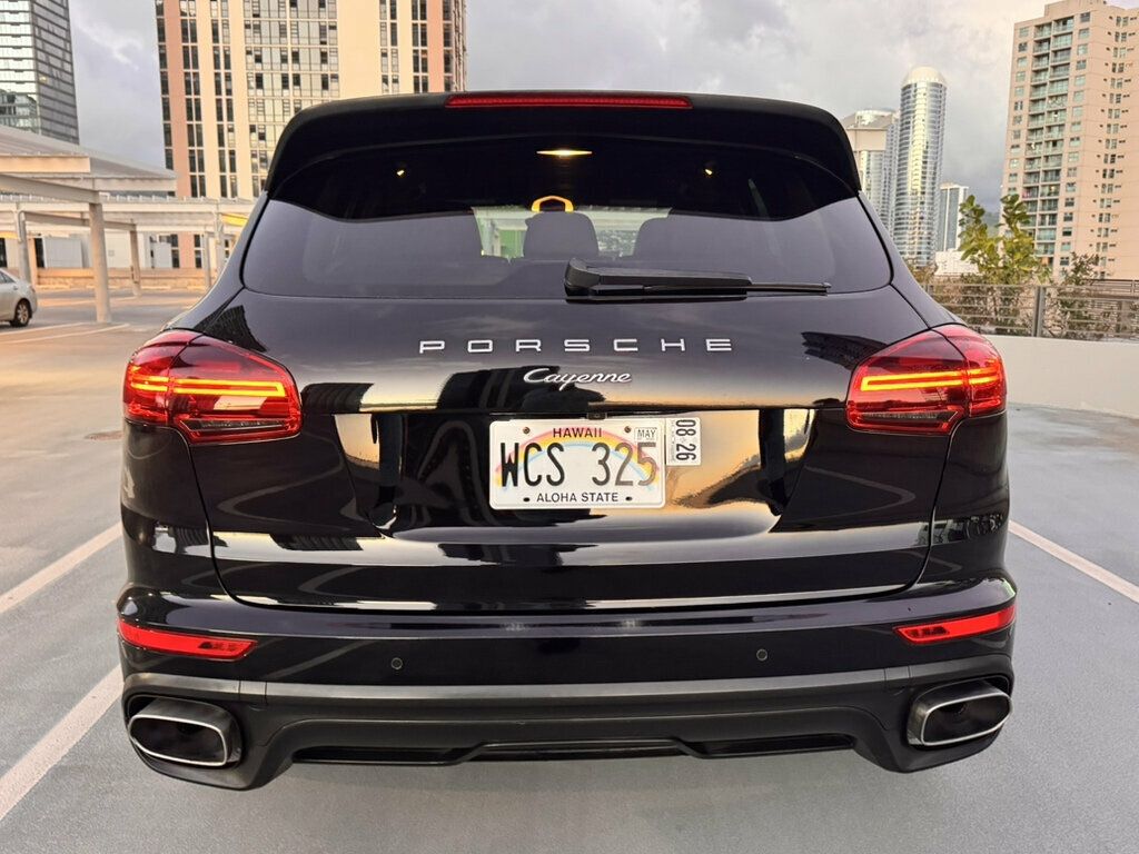 2017 Porsche Cayenne Cayenne Platinum, New tires, Just serviced - 23099390 - 6