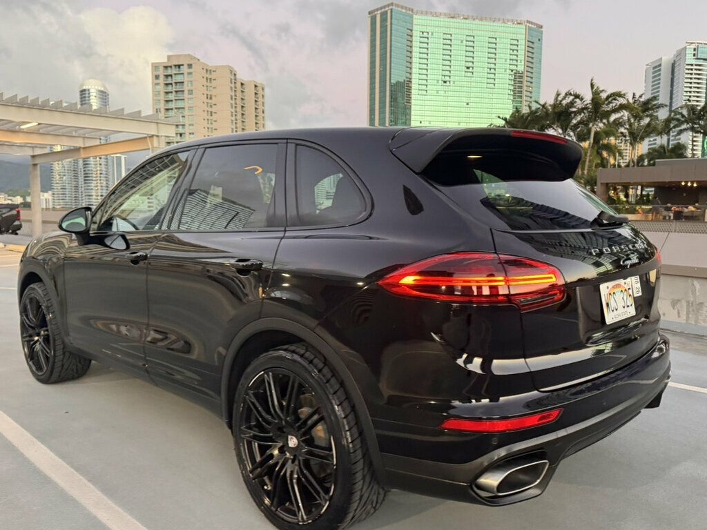 2017 Porsche Cayenne Cayenne Platinum, New tires, Just serviced - 23099390 - 7