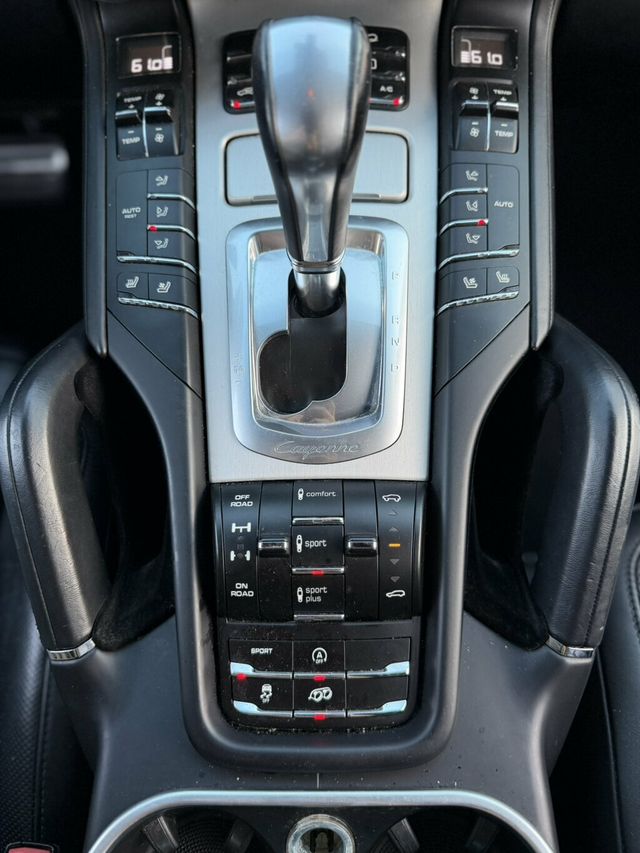2017 Porsche Cayenne GTS AWD - 23071050 - 16