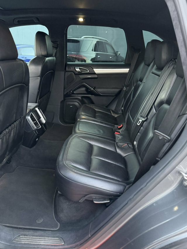 2017 Porsche Cayenne GTS AWD - 23071050 - 7