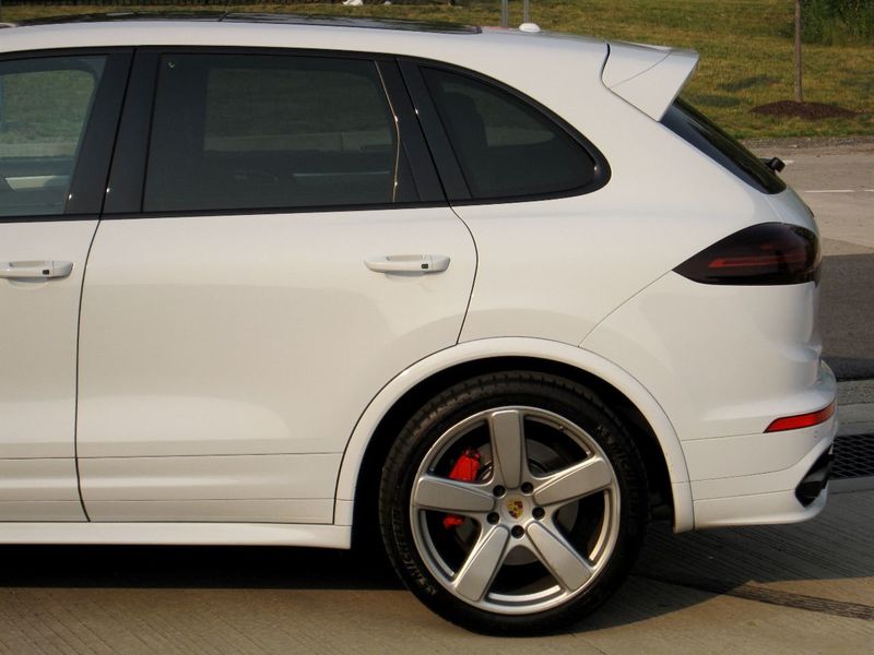 2017 Porsche Cayenne GTS AWD - 21968562 - 7