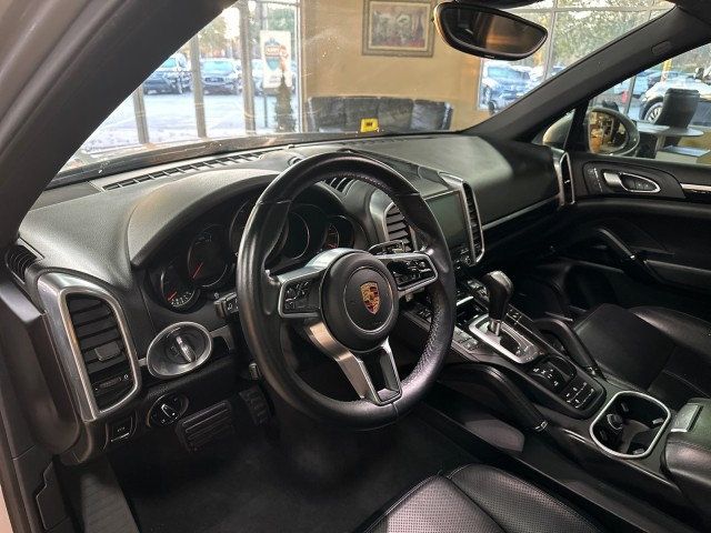 2017 Porsche Cayenne Platinum Edition AWD - 22477881 - 13