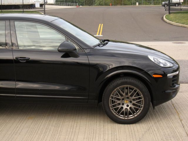 2017 Porsche Cayenne Platinum Edition AWD - 22928290 - 9