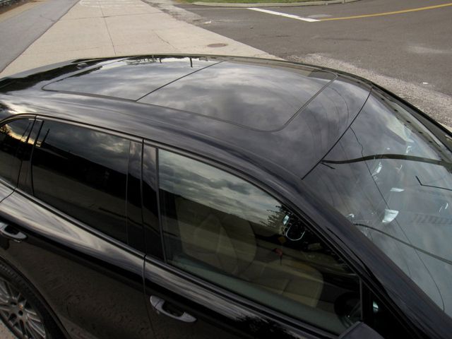 2017 Porsche Cayenne Platinum Edition AWD - 22928290 - 14