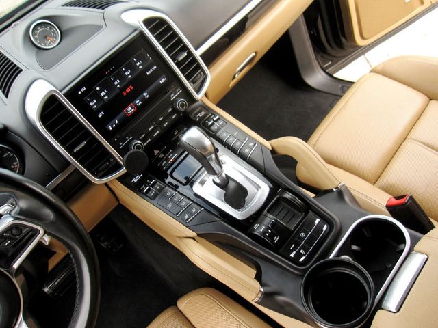 2017 Porsche Cayenne Platinum Edition AWD - 22928290 - 21