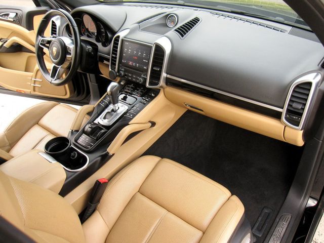 2017 Porsche Cayenne Platinum Edition AWD - 22928290 - 24