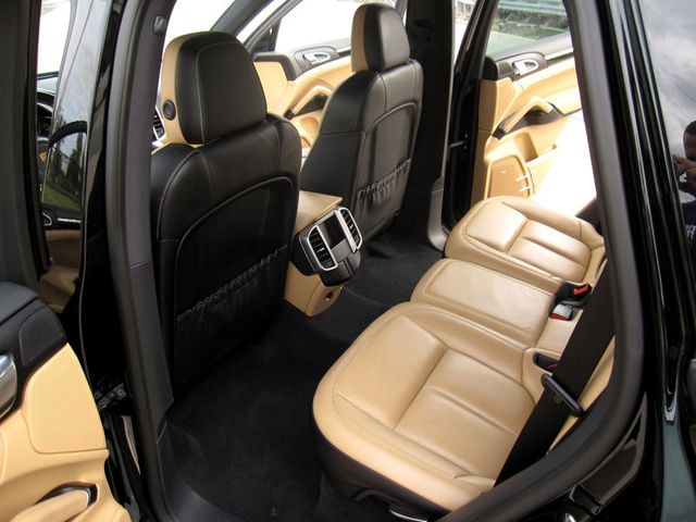 2017 Porsche Cayenne Platinum Edition AWD - 22928290 - 28