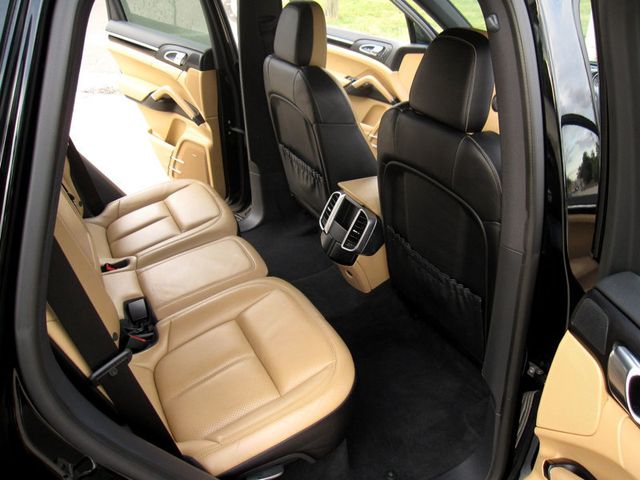 2017 Porsche Cayenne Platinum Edition AWD - 22928290 - 29