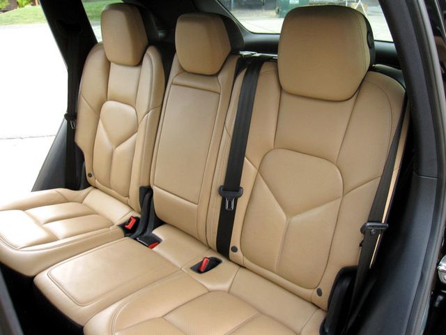 2017 Porsche Cayenne Platinum Edition AWD - 22928290 - 30