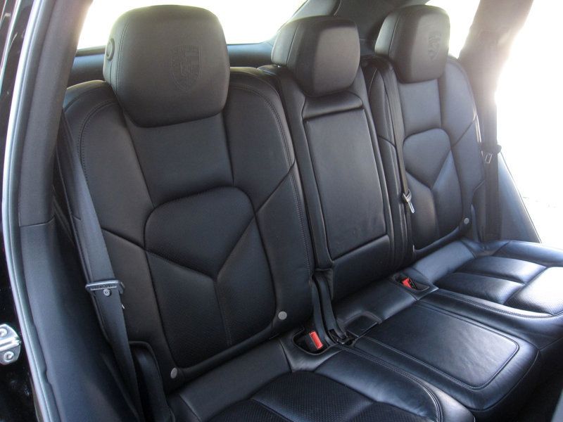 2017 Porsche Cayenne Platinum Edition AWD - 22982369 - 28