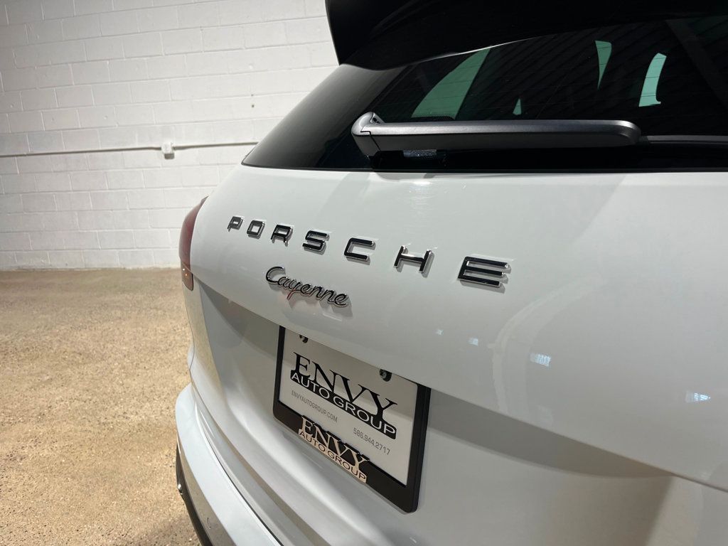 2017 Porsche Cayenne Platinum Edition photo 12