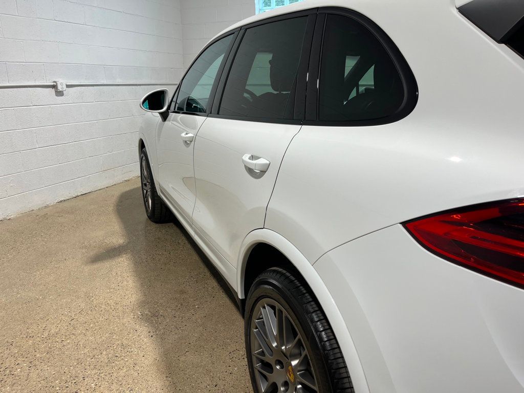 2017 Porsche Cayenne Platinum Edition photo 13