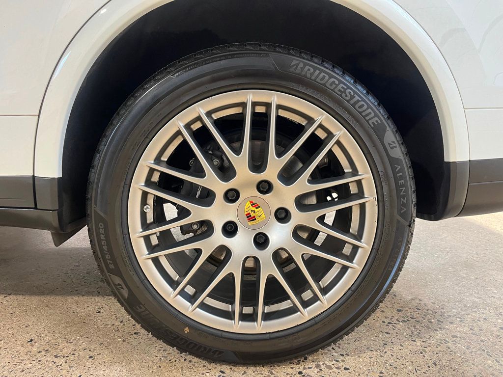 2017 Porsche Cayenne Platinum Edition photo 19