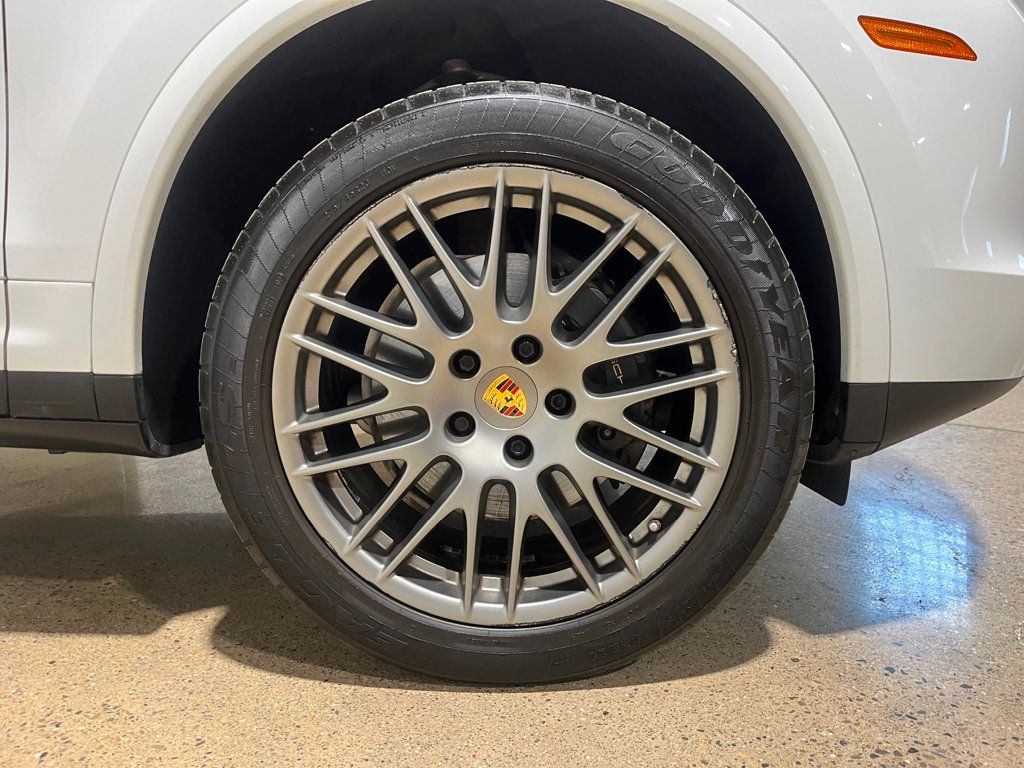 2017 Porsche Cayenne Platinum Edition photo 20
